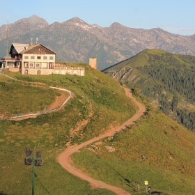 LA STRADA STERRATA - RIFUGIO MONTE MARCA